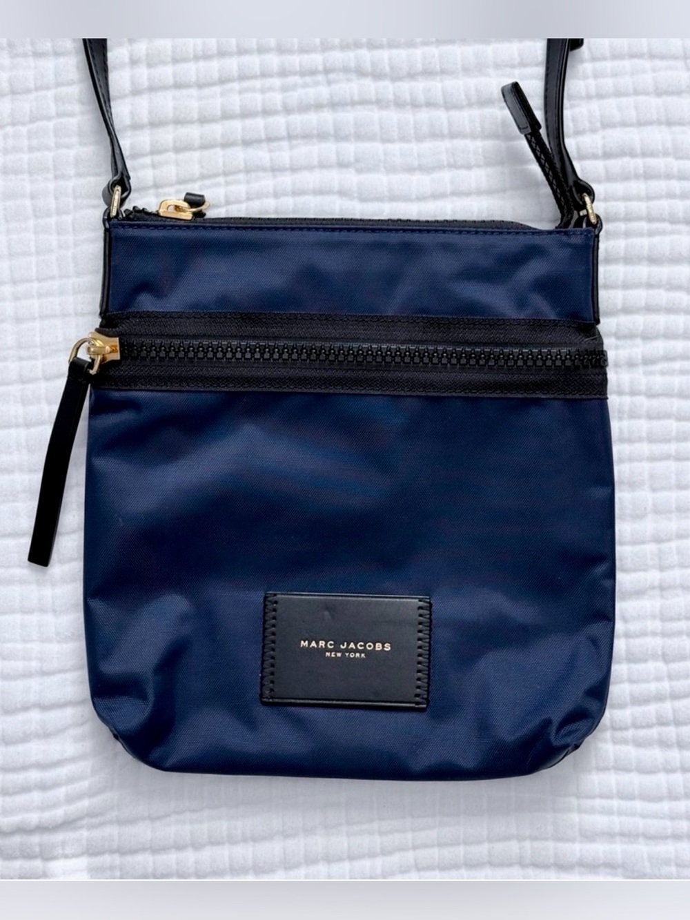 Marc Jacobs Navy Nylon Crossbody Bag Gold Hardware Lightweight American Luxury - Picture 2 of 6